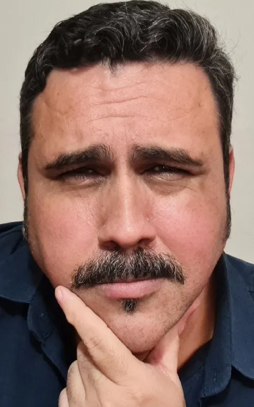 Carlos Miola