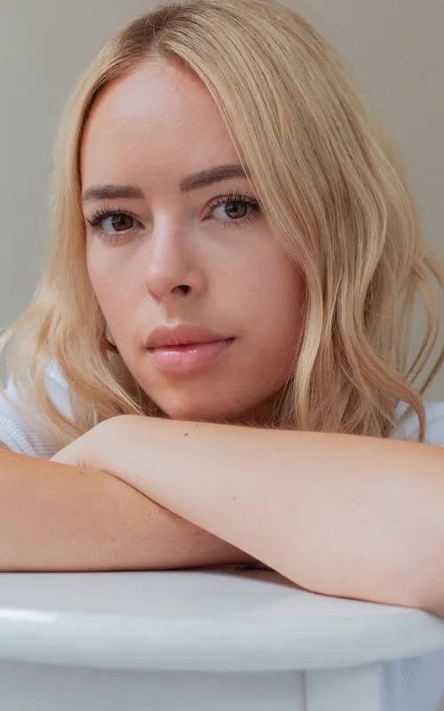Tanya Burr
