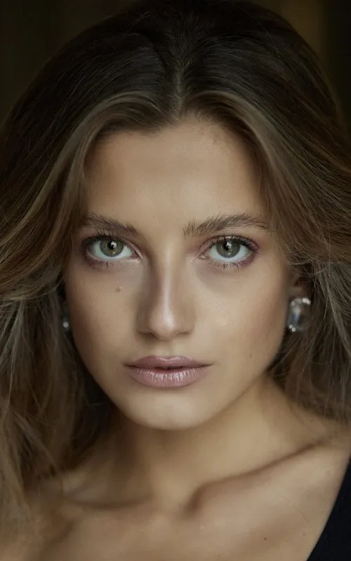 Zoë Pastelle Holthuizen