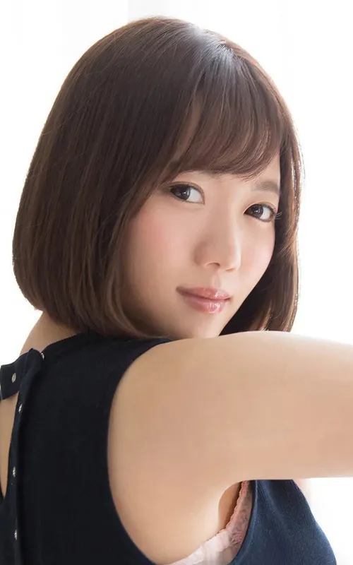 本庄ひな