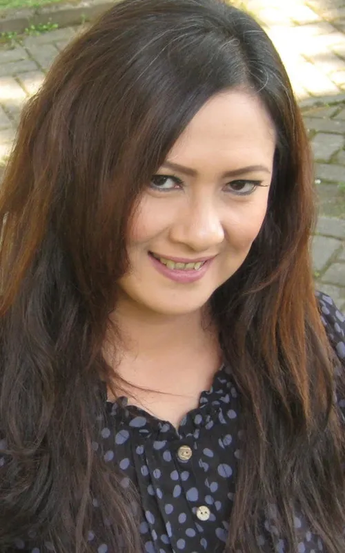 Wenny Rosaline