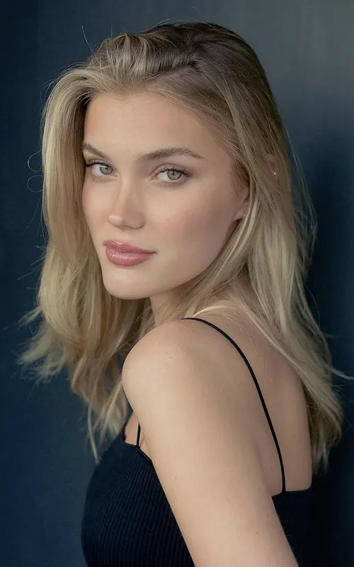 Mimi Slinger