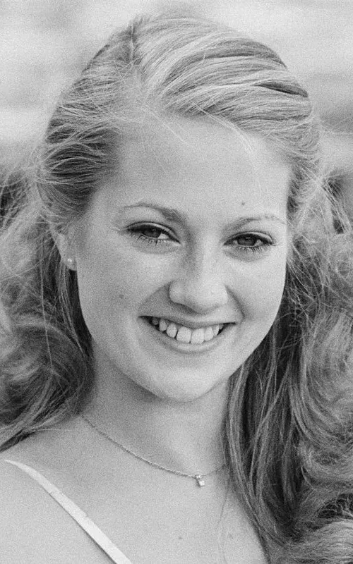 Tracey Childs