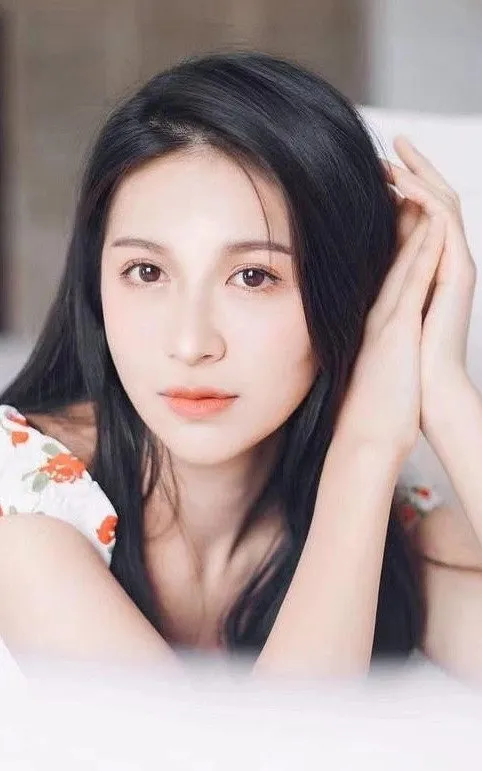 伍月