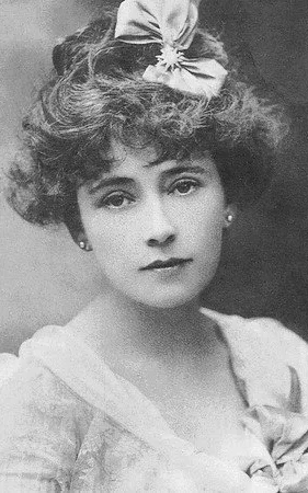 Nina Boucicault