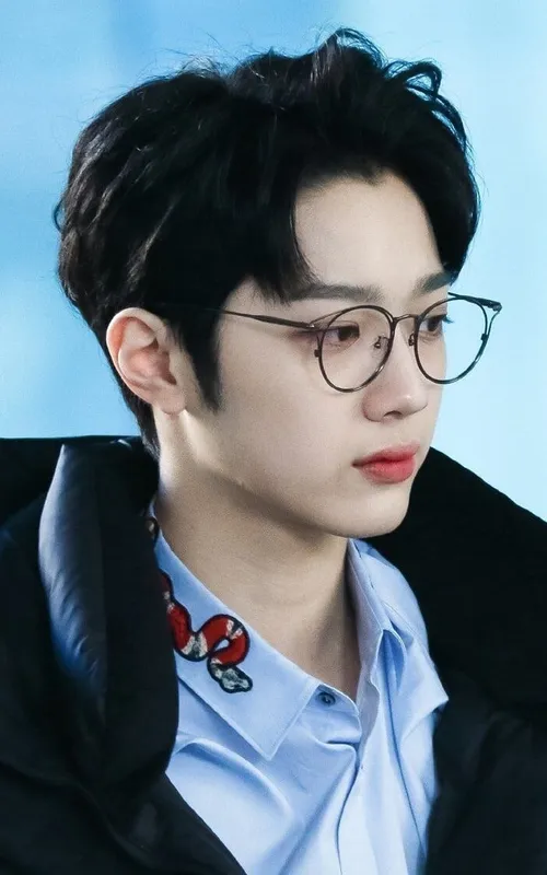 Guanlin Ding