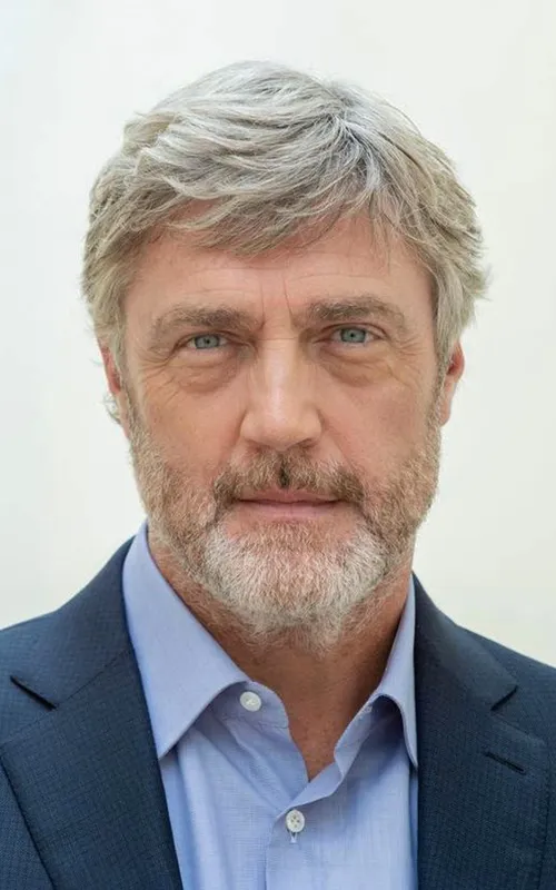 Vincent Regan