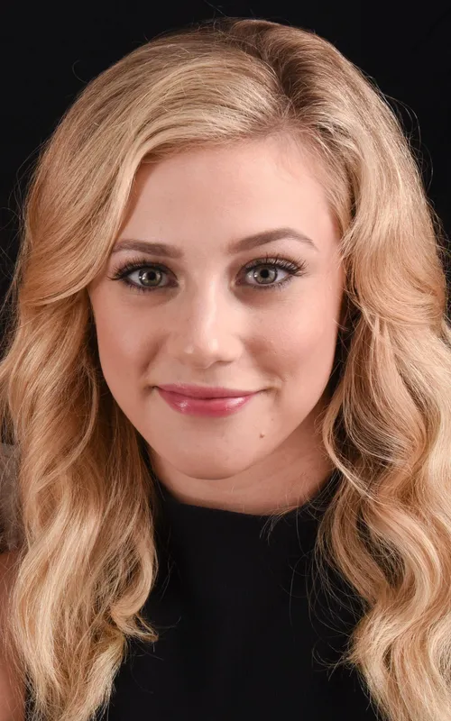 Lili Reinhart