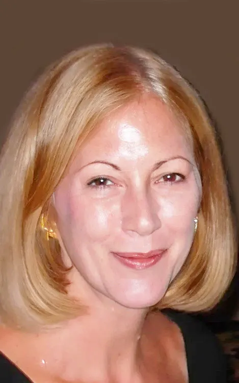 Delia Fine