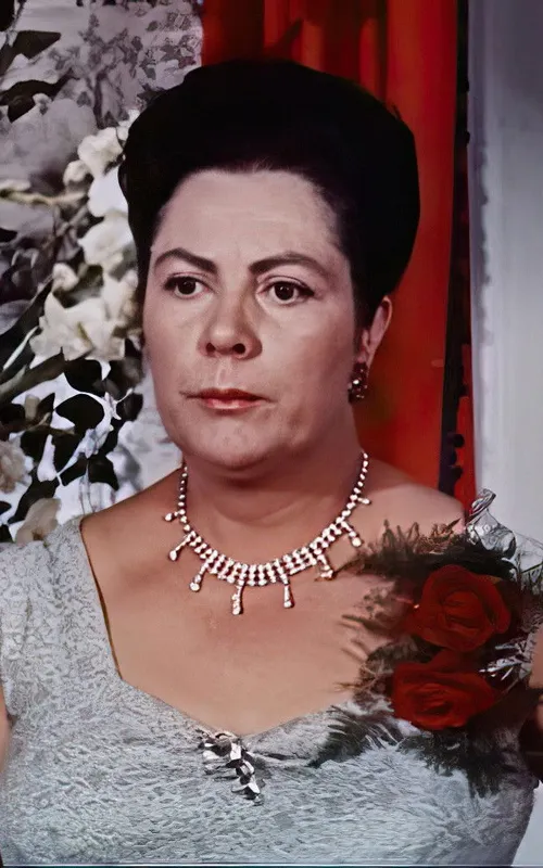 Adrienne Servantie