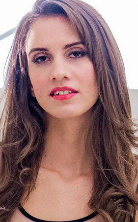 Lili Charmelle