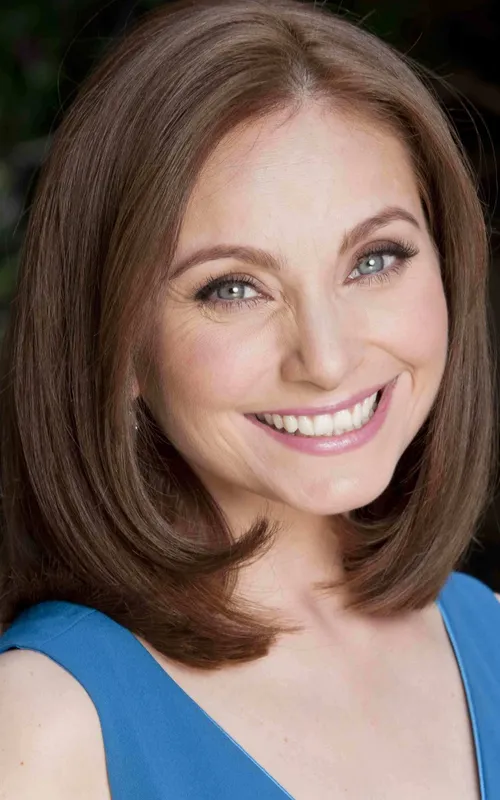 Elizabeth Álvarez