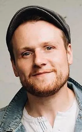 Chris Llewellyn