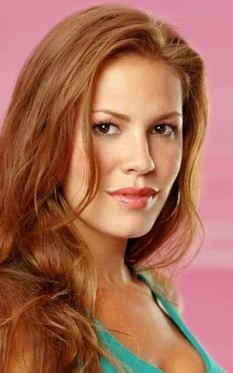 Nikki Cox