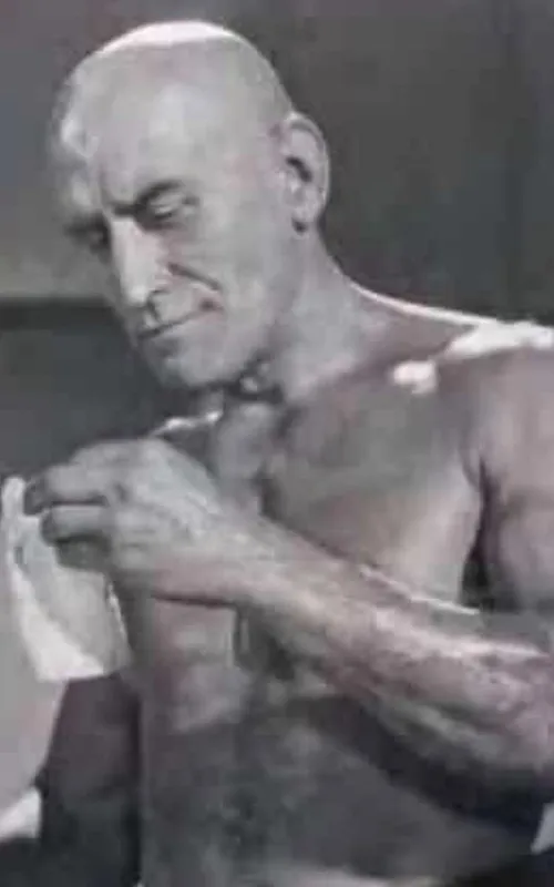 Nathanael León