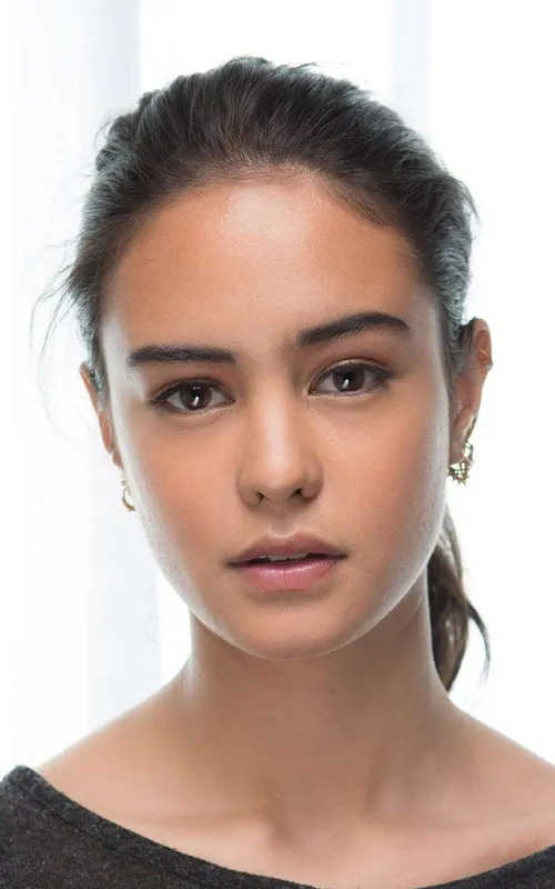 Courtney Eaton