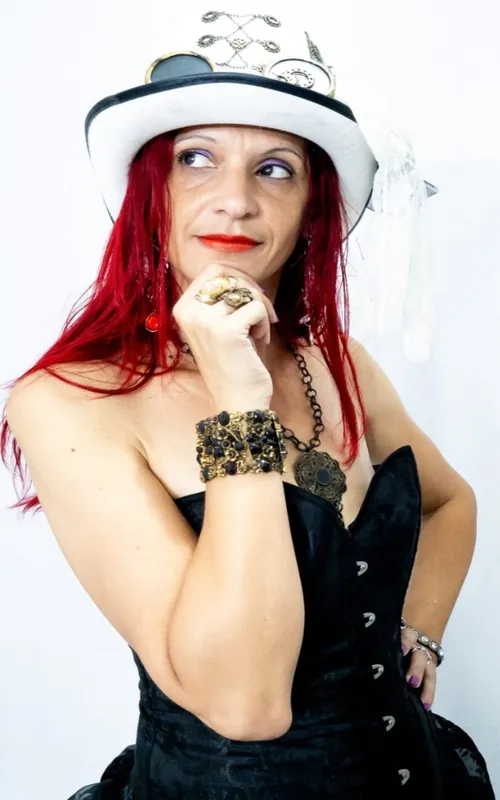 Thina Curtis