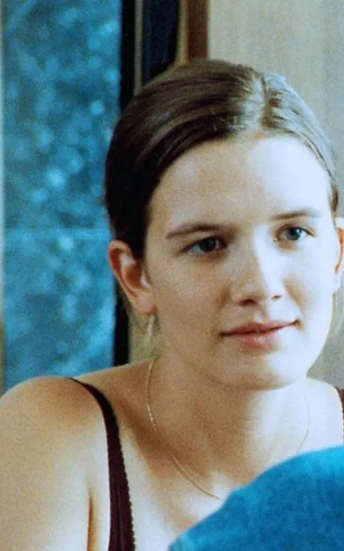 Estelle Perron