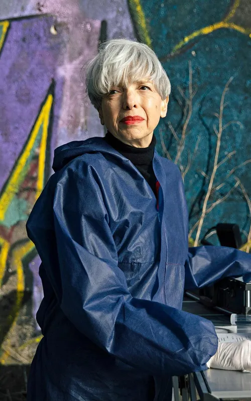 Helen Schneider