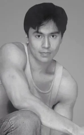 Lee Robin Salazar