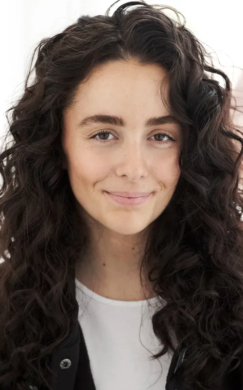 Chloè Anais Hunt