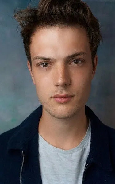 Maxim Ays