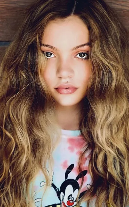 Lola Simone