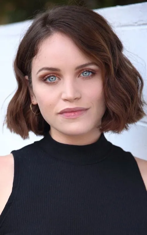 Lindsay Pearce