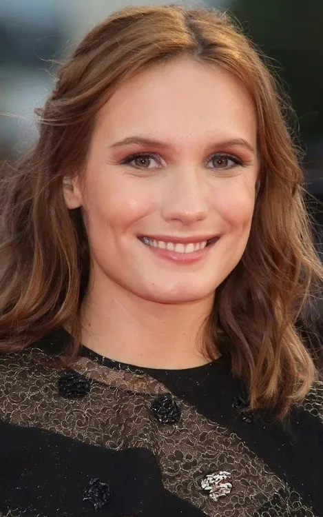 Ana Girardot