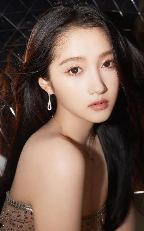 Guan Xiaotong