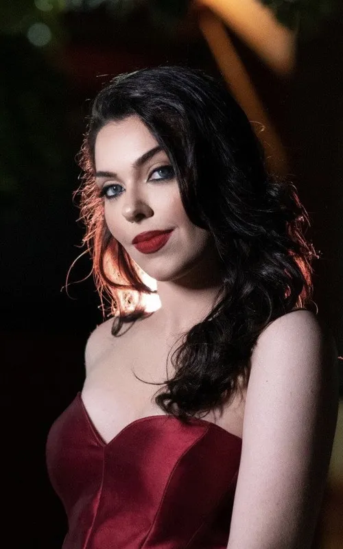 Victoria Carnelli