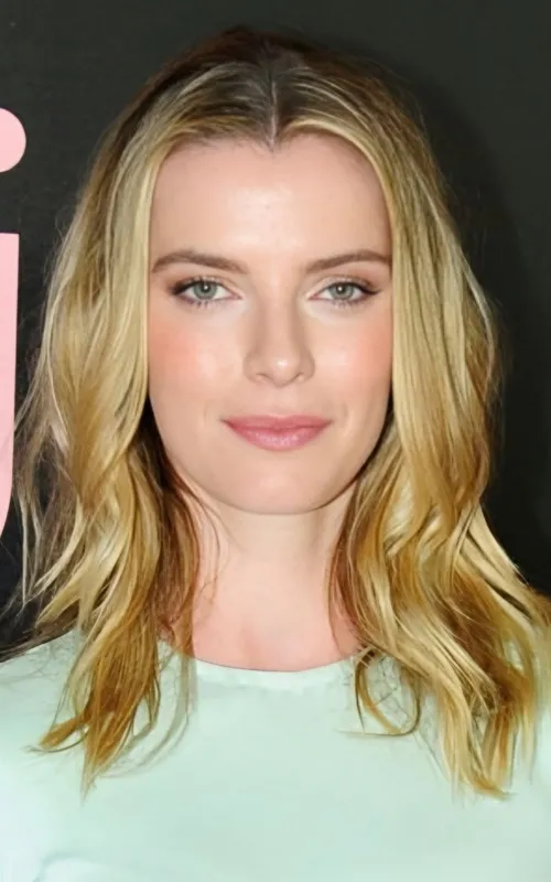 Betty Gilpin