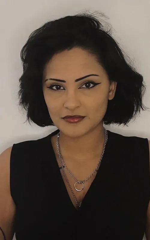 Zelda Khan Black