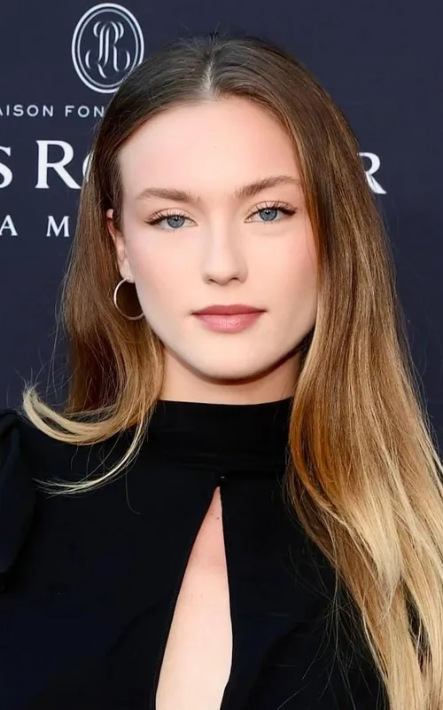 Chloe Rose Robertson