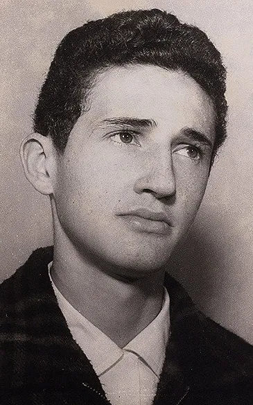 Adriano Stuart
