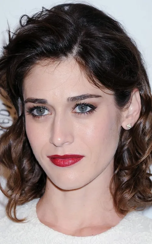 Lizzy Caplan