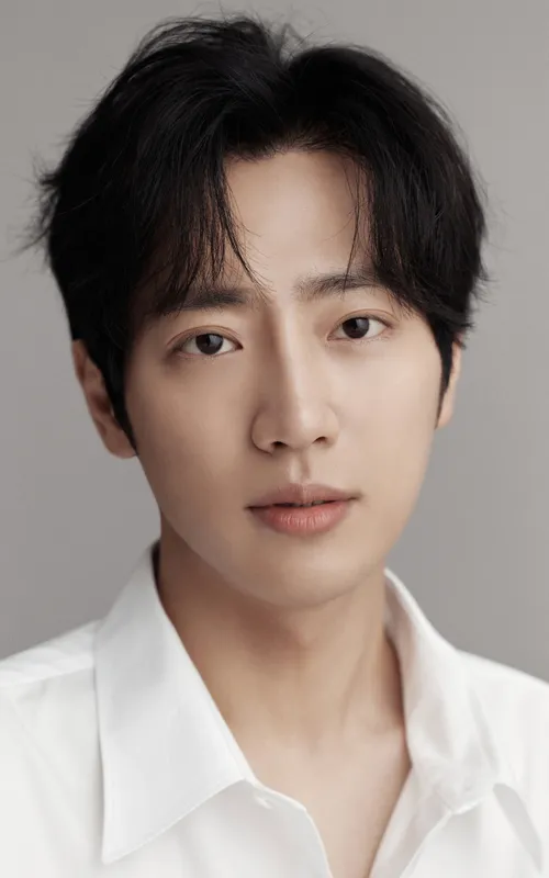 Lee Sang-yeob