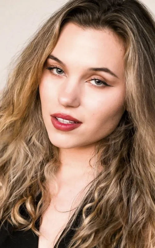 Victoria Grace
