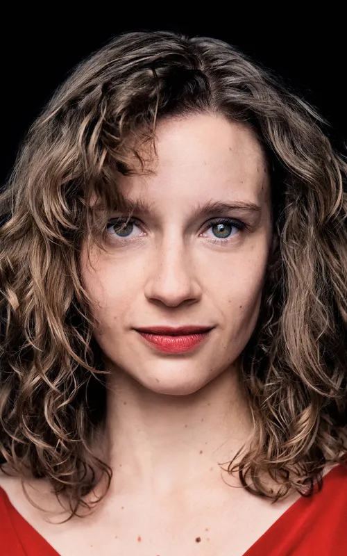 Luise Hart