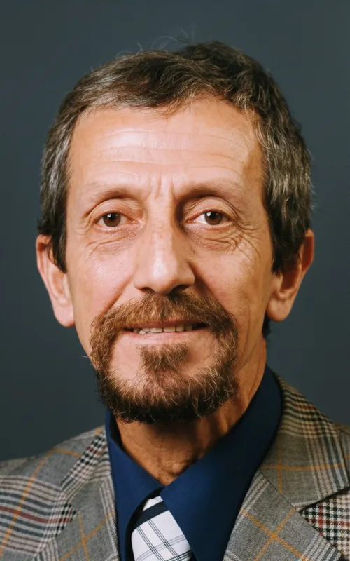 Necdet Yakın