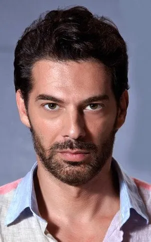 Emin Mecnunbeyli