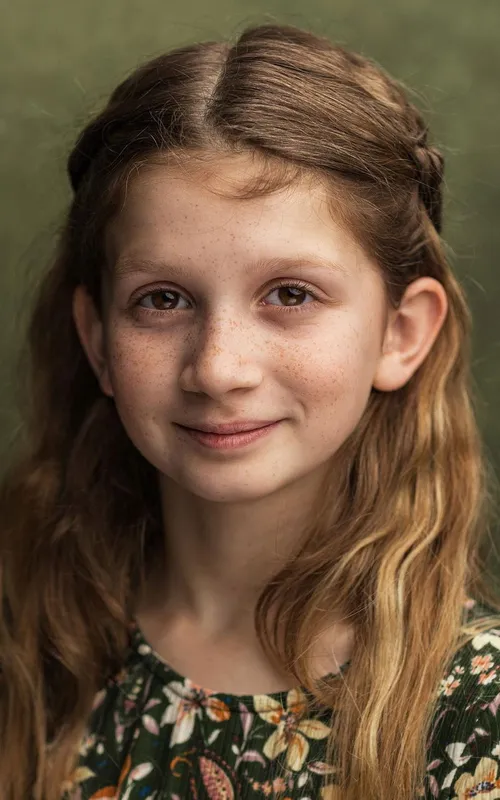 Olivia Lynes