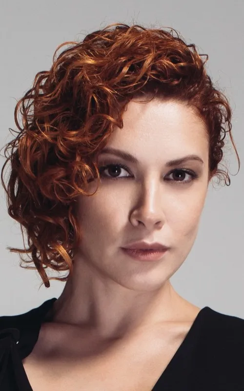Açelya Topaloğlu