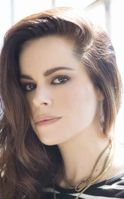 Emily Hampshire