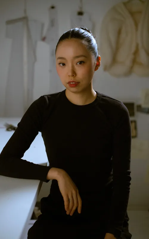 Stephanie J Kim