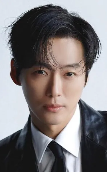 Namkoong Min