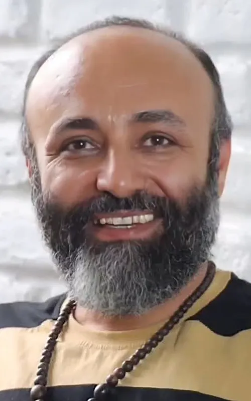 Nader Naderpour