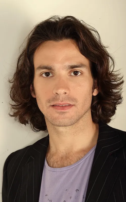 Santiago Cabrera