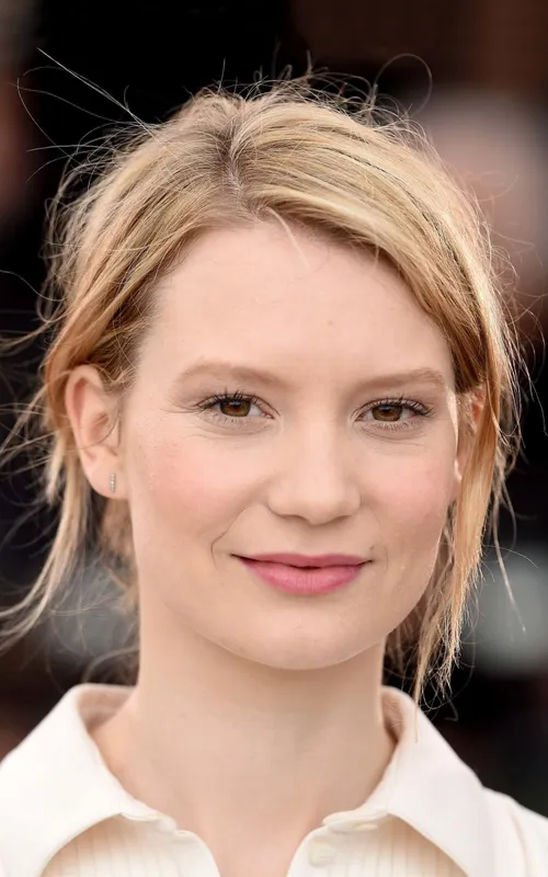 Mia Wasikowska