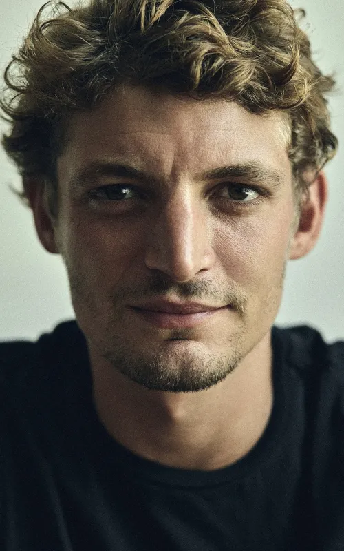 Niels Schneider